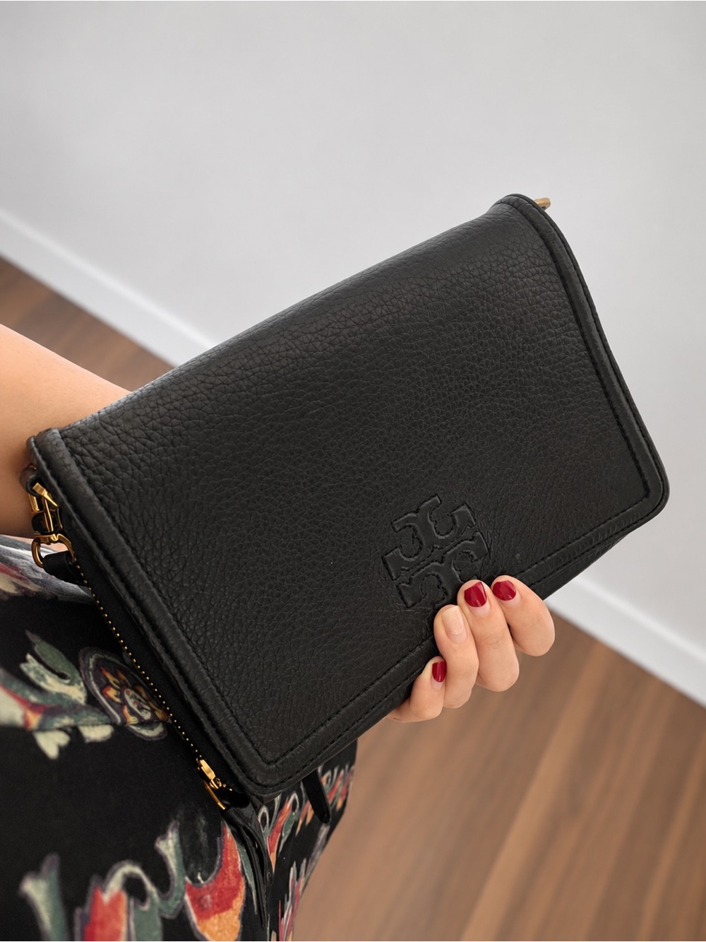 Tory Burch Black Pebbled Leather Crossbody with Gold Hardware - Picture 2 of 3